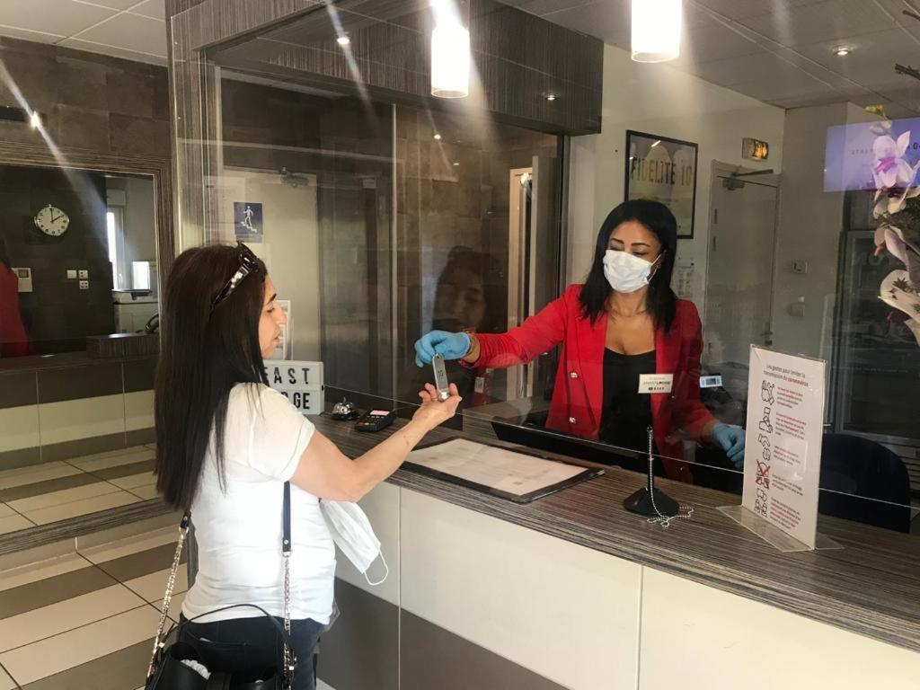 이스트로지 리옹 에스트 유로엑스포 호텔 생프리에스트 외부 사진